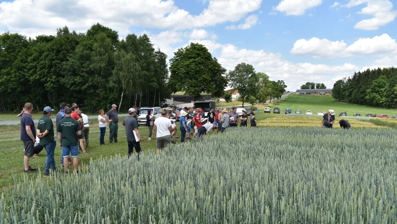 Menschengruppe beim Feldtag Forchheim 2022