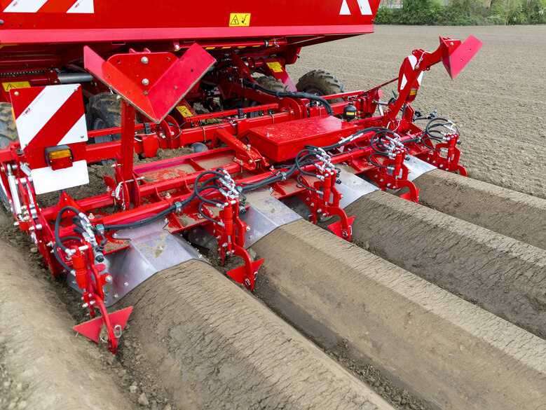 Querdammhäufler mit Kartoffellegemaschine