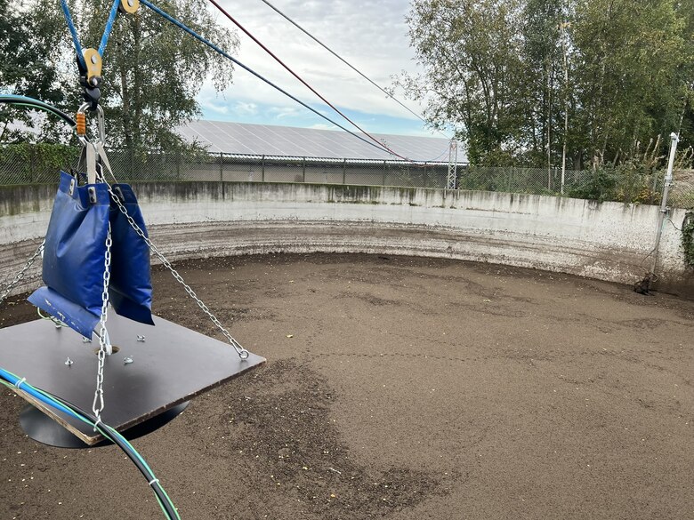 Natürliche Schwimmschicht auf Güllesilo