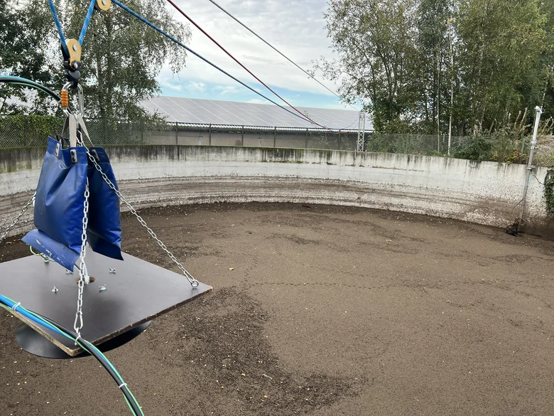 Natürliche Schwimmschicht auf Güllesilo