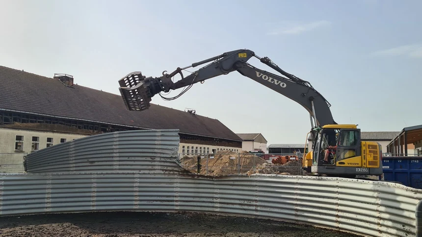 Abrissarbeiten Milchkuhstall